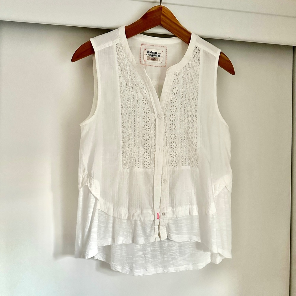 Holding Horses White Eyelet Lace V Neck Sleeveless‎ Button Up Blouse Top S